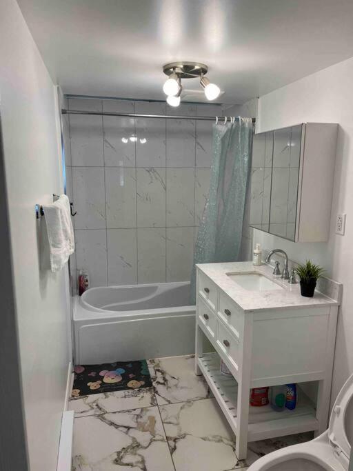 Appartement New Renovated Peaceful With Parking *