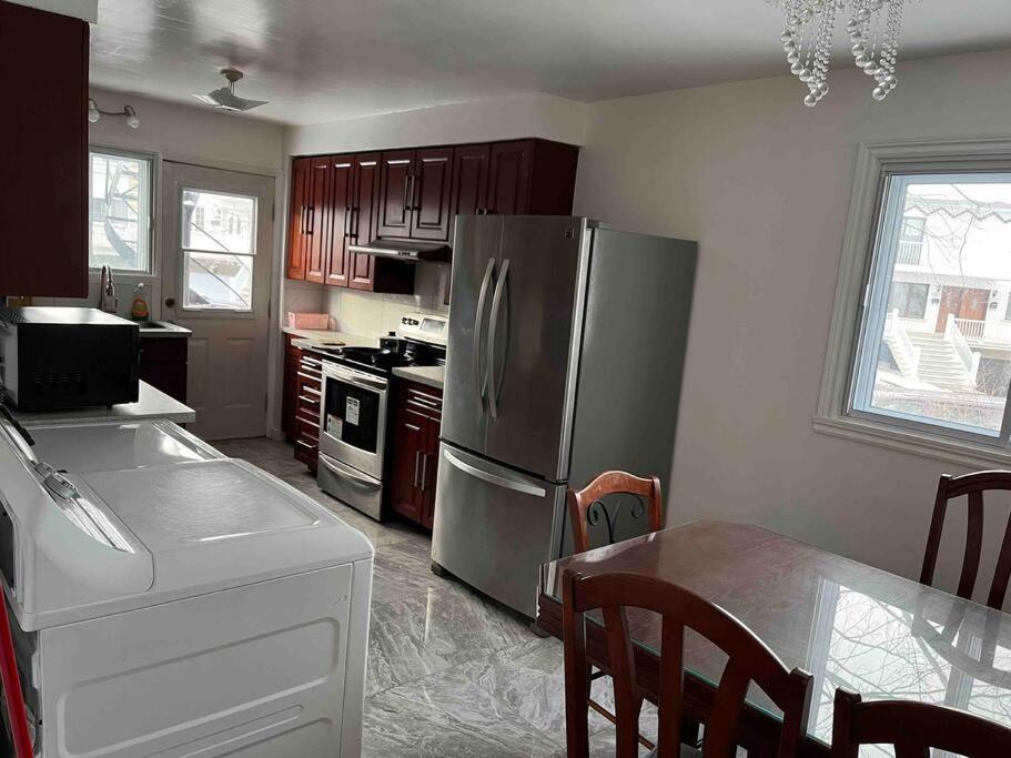 Appartement New Renovated Peaceful With Parking Montréal